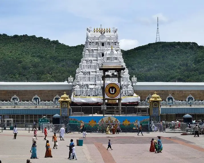 Tirumala_Venkateswara_temple_entrance